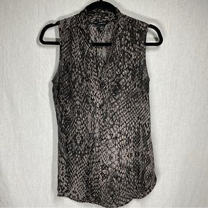 le chateau Vneck Top with Animal Pattern in XS